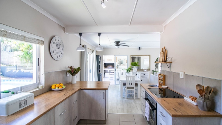 4 Bedroom Property for Sale in Beacon Bay Eastern Cape